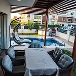Merkezde Muhtesem Havuzlu * Fethiye