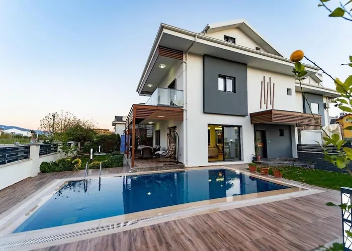 Merkezde Muhtesem Havuzlu *