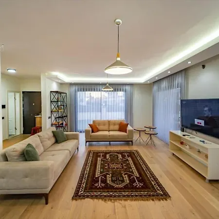 Villa Merkezde Muhtesem Havuzlu Fethiye