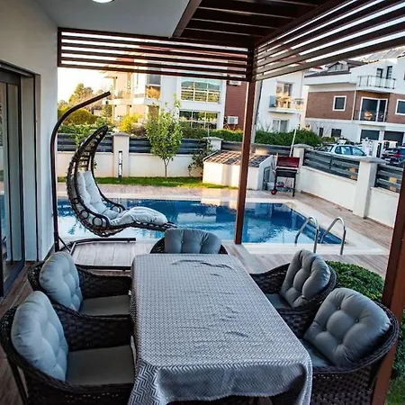 Merkezde Muhtesem Havuzlu * Fethiye