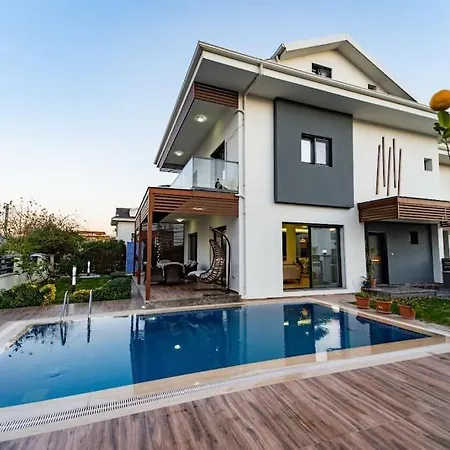 Merkezde Muhteşem Havuzlu *