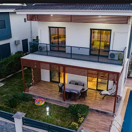 Merkezde Muhteşem Havuzlu *