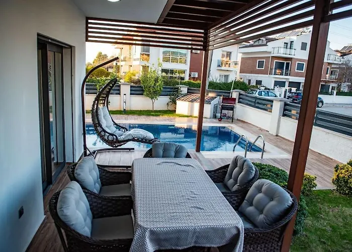 Merkezde Muhtesem Havuzlu * Фетхие