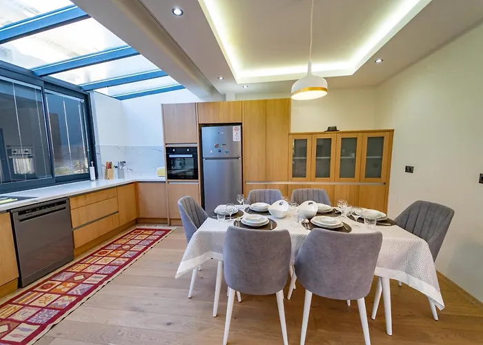 Merkezde Muhtesem Havuzlu Вилла *