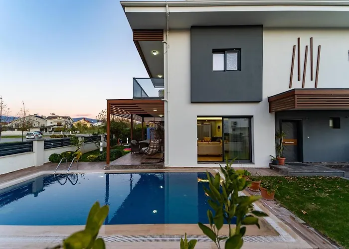 Вилла Merkezde Muhtesem Havuzlu