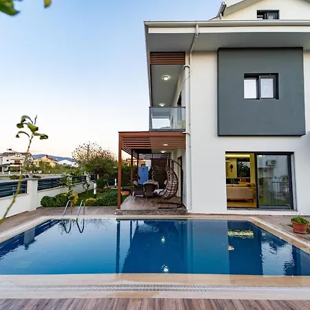 فيلة Merkezde Muhtesem Havuzlu